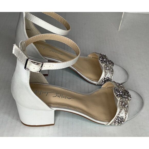 Blue By Betsey Johnson Women's 8W 12M 12W Mel ivory satin heels - Picture 5 of 7